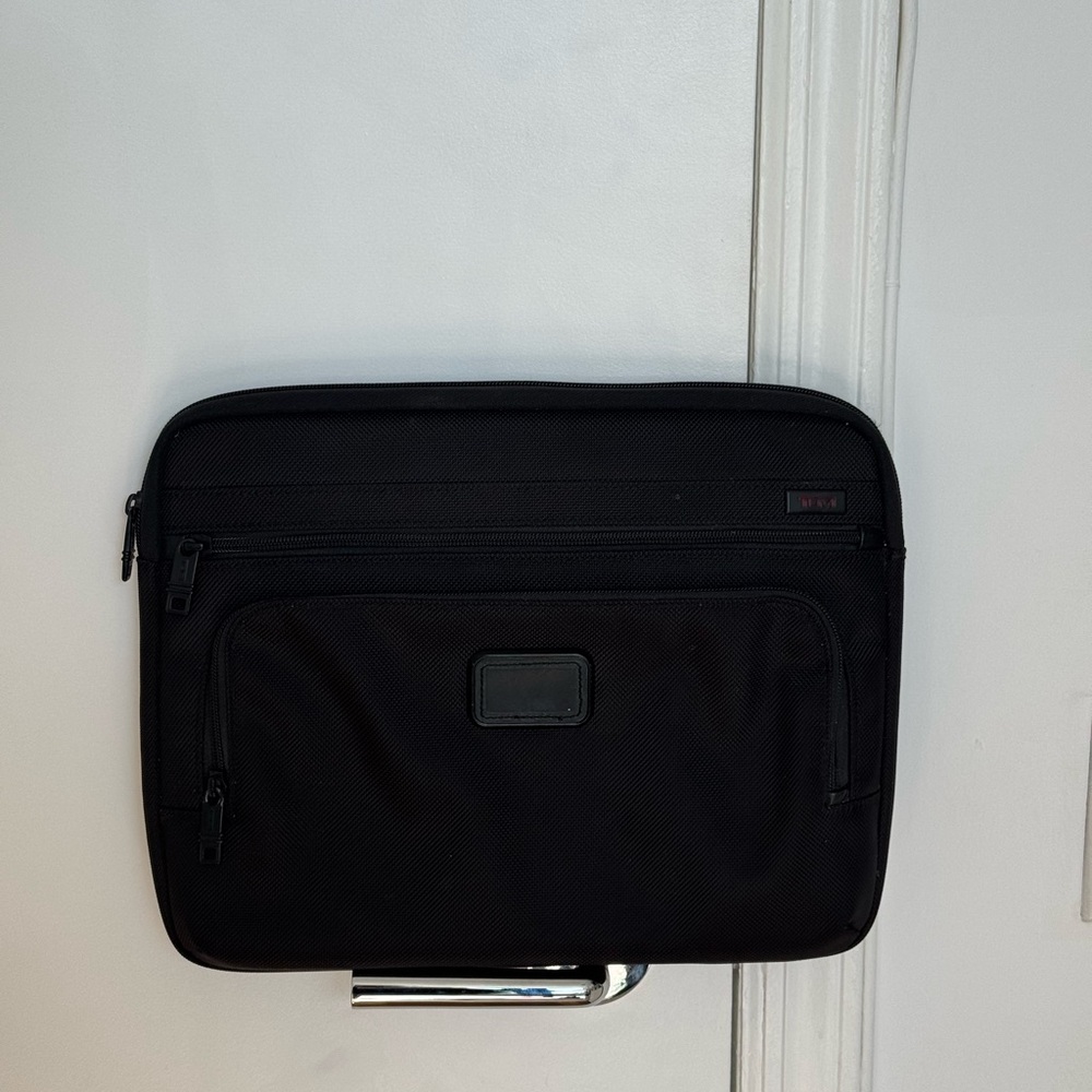 Tumi Alpha Medium Black Laptop Cover
